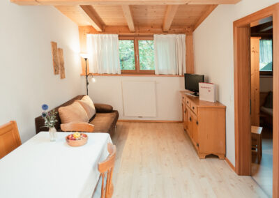 kundlerhof-urlaub-bauernhof-stilfes-freienfeld-wipptal-suedtirol-ferienwohnung-erdbeere-wohnkueche-06188-web
