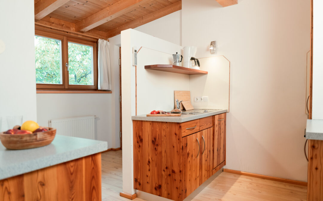 kundlerhof-urlaub-bauernhof-stilfes-freienfeld-wipptal-suedtirol-ferienwohnung-erdbeere-wohnkueche-web
